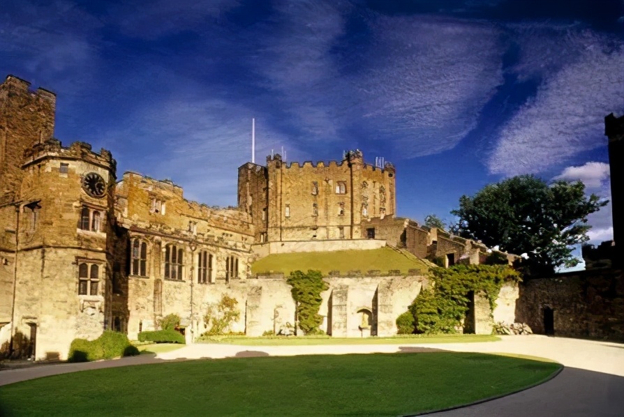 「英国留学」想拥有百万年薪？盘点十所高就业率英国大学