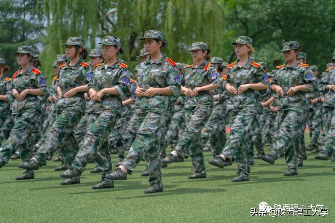 军训回顾丨纪念我们夏季限定的迷彩时光