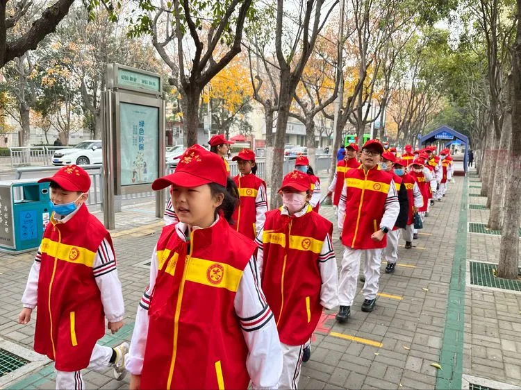 助力双减 志愿同行——漯河市实验小学学生志愿服务进社区
