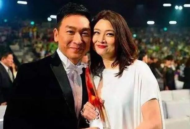 《昆仑奴》于27年播出，两位女主角的“红衣服与白衣服之争”至今仍在继续。