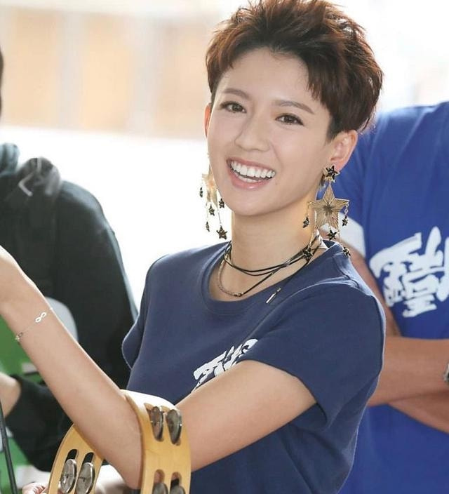 她被誉为“TVB发电机”，曾被开价200万一晚，入行7年传15段绯闻