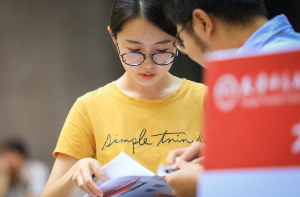 大学生间的“私下交易”，看似方便了自己，但“后续危害”可不小