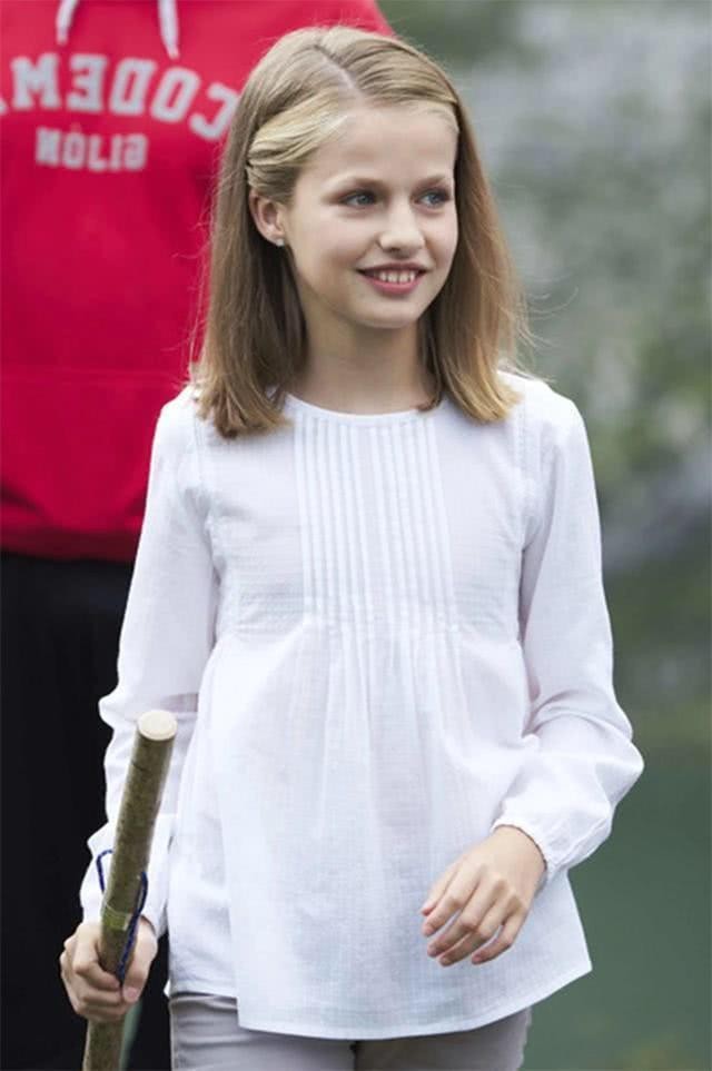 莱昂诺尔公主：13岁被印上硬币的未来女王，靠颜值拯救西班牙王室