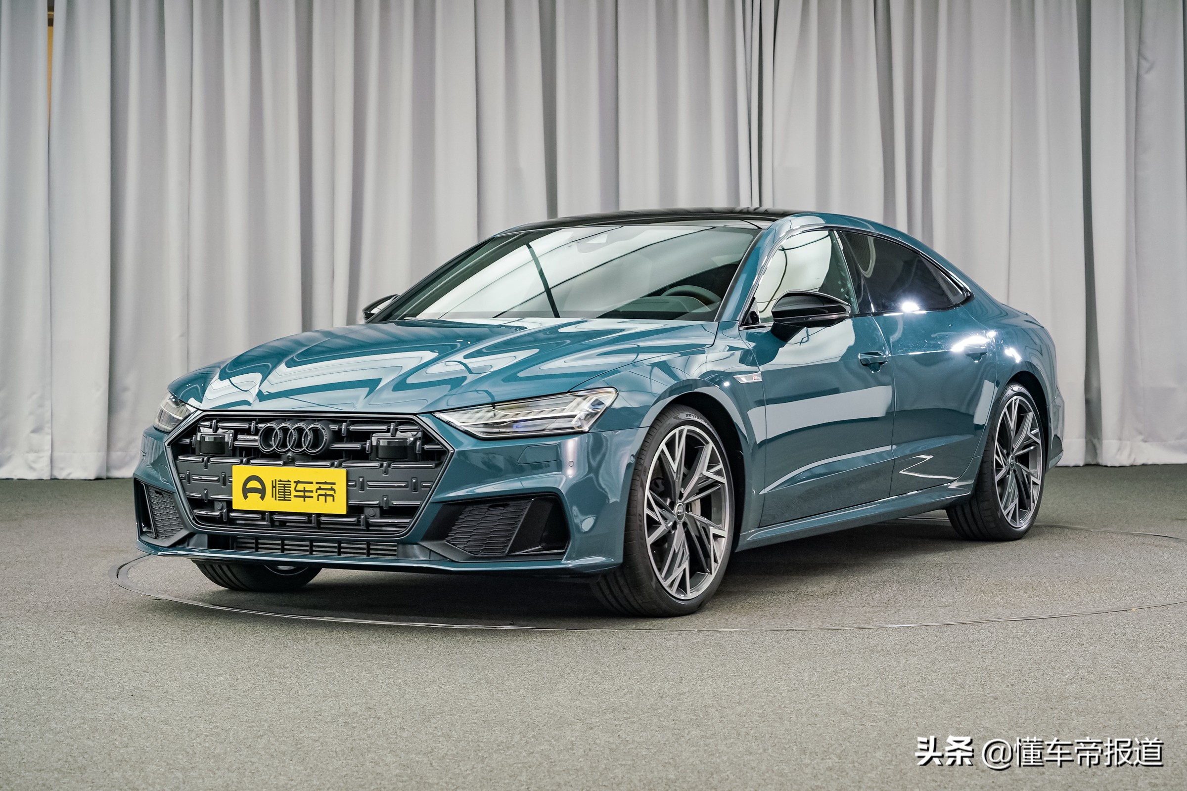 新车 </p><p>　　 比A6L“高半级”！上汽奥迪A7L正式开启“先行版”预订