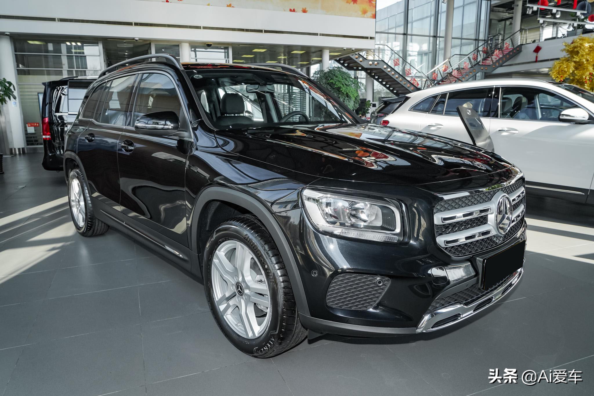 大7座豪华家用SUV，6.4L油耗自动挡，车价入门，到店实拍奔驰GLB