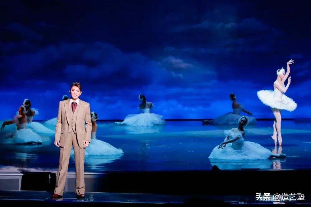 观察丨日本最长青的偶像团体「宝塚歌剧团」 的人气秘密