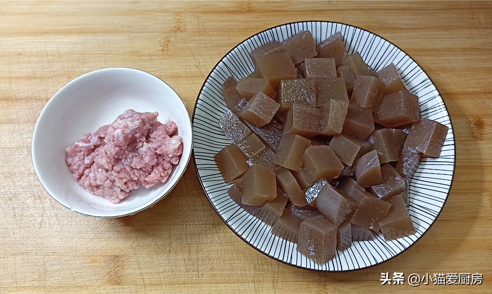 魔芋是什么东西(教你魔芋的好吃的做法，味道麻辣鲜香，不比饭店差，开胃又下饭)