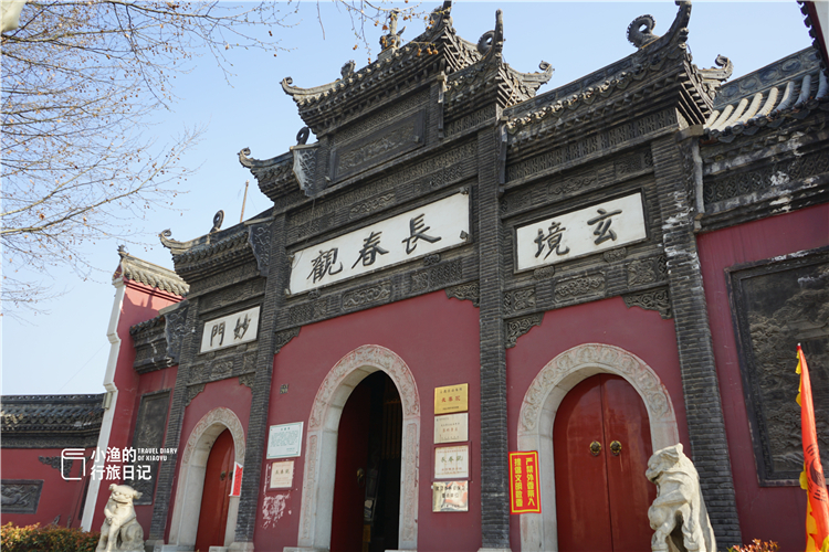 武汉还没有从黄鹤出来的秘密，没有游客，古老的押韵很长。