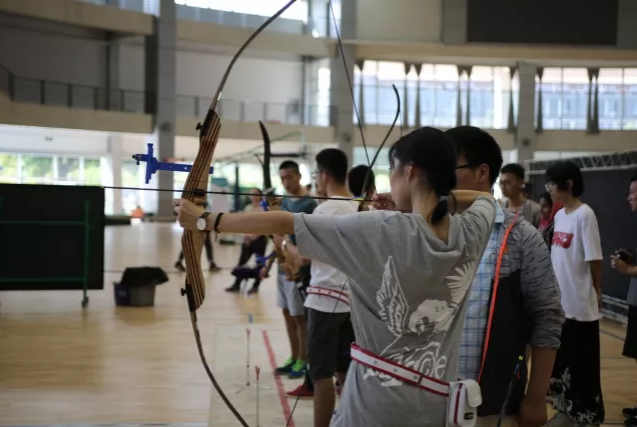 揭秘四川大学“神仙课程”，击剑、射箭、野外生存！网友：不愧是985