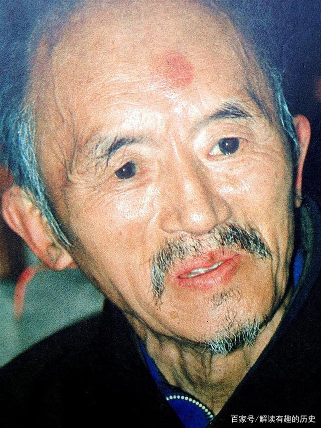 海灯法师87岁圆寂，少林寺无人吊唁，二指禅倒立造假？他是骗子？