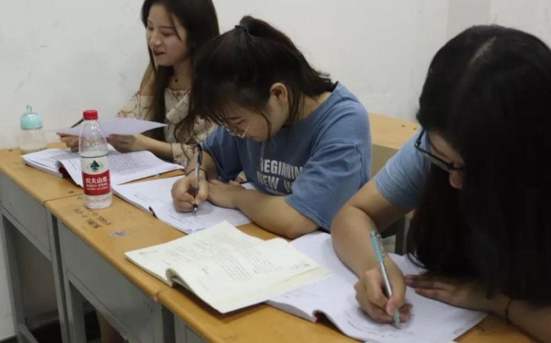 南京大学博士的求职经历，接连被11所名校拒绝，问题究竟出在哪