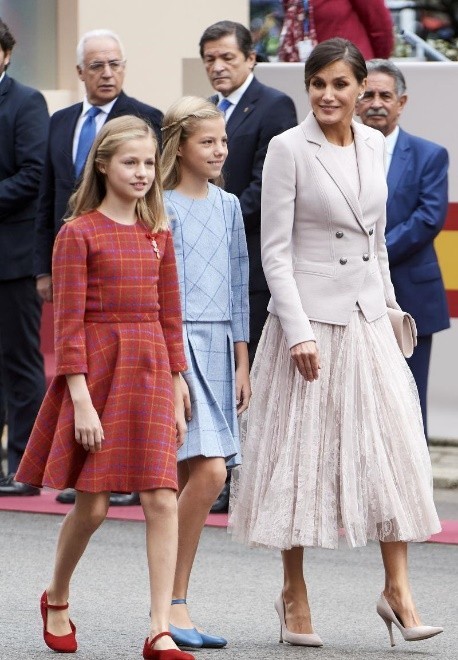 莱昂诺尔公主：13岁被印上硬币的未来女王，靠颜值拯救西班牙王室