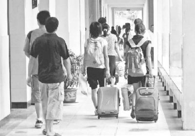 农村孩子不值得上大学？老师怒斥：那是你没穷过！