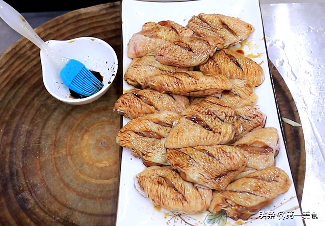 可乐鸡翅的家常制作方法（学会这一招鸡翅滑嫩入味）