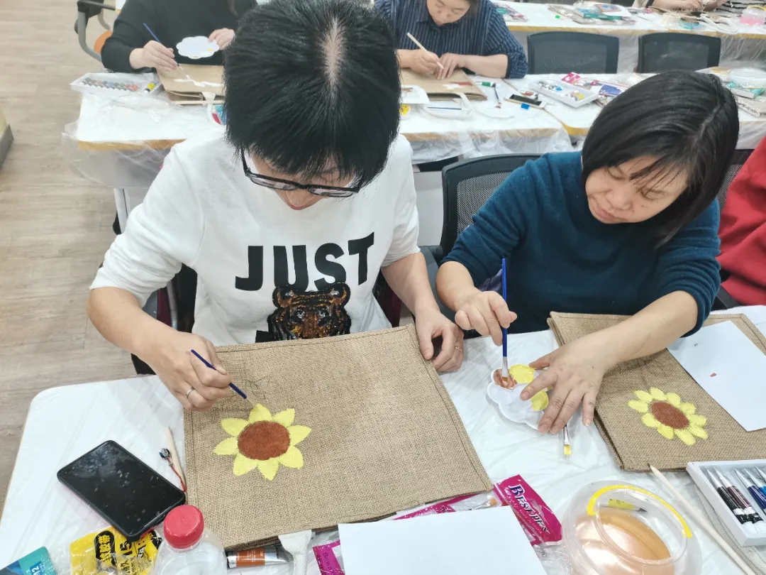 人人都是DIY小神手!“改造麻布包”成企业团训热点体验课