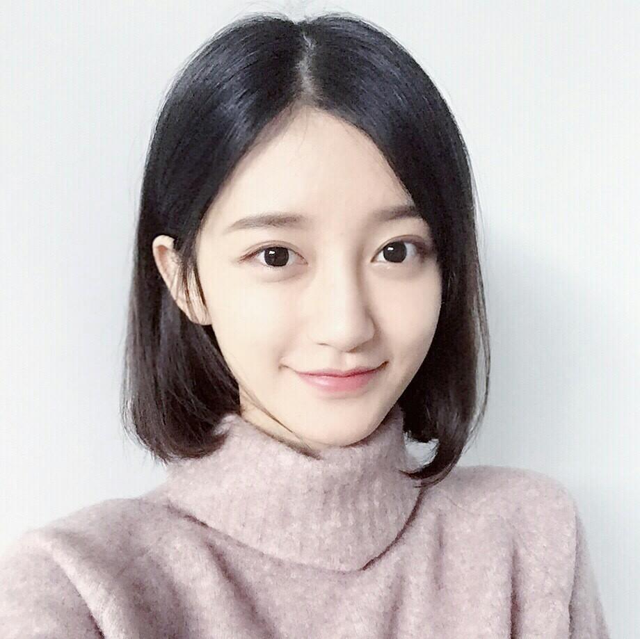 别再一味地选择长发,女生有这4个特点,剪短发颜值会直线上升
