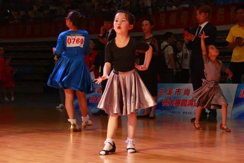 沸腾的足尖|金华义乌弘文艺术培训中心：德艺教育，全面培育