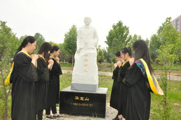 让典型引领校园的精神文化（中）