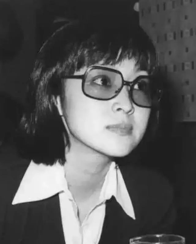 琼瑶的“励志人生”：2次高考落榜，3段辛酸情史，终成言情教母