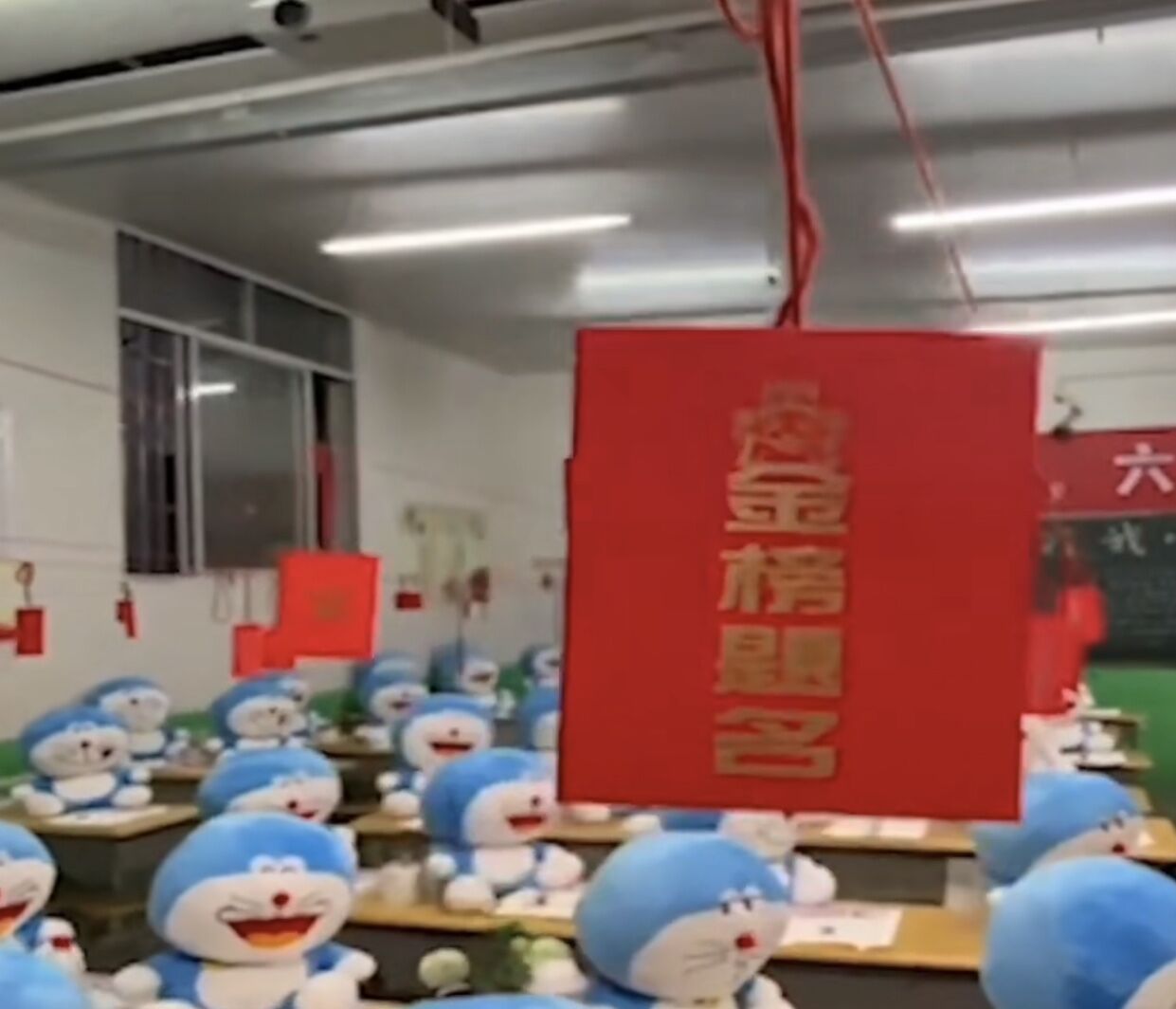 高考前，老师给学生买“神秘礼物”羡煞旁人，这是什么神仙老师？