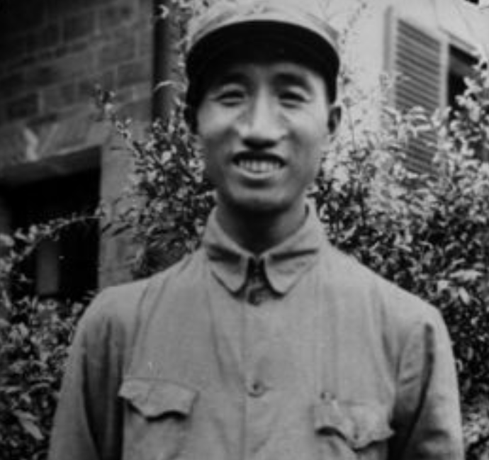 听闻儿子为国捐躯，母亲伤心欲绝，17年后北京来信：儿子接您入京