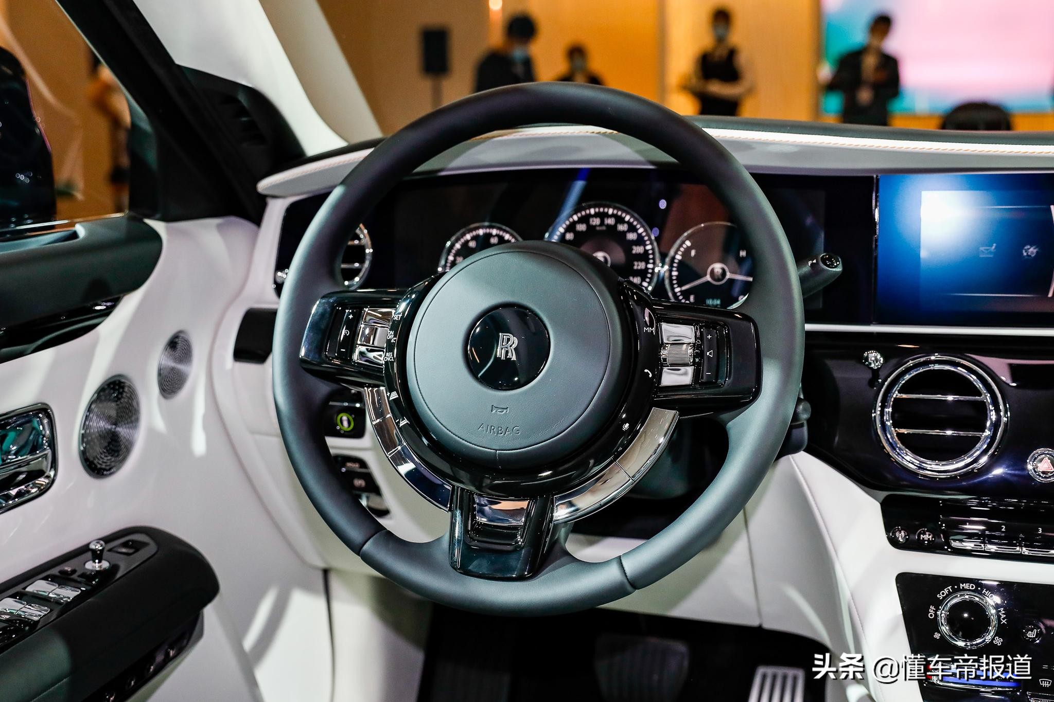 新车 </p><p>　　 售价473万元起 劳斯莱斯全新古思特正式上市