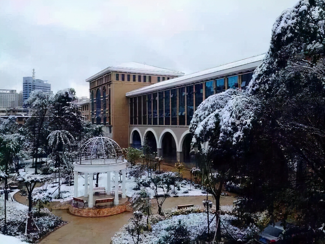 青海省前三甲中学，低进高出，本科线上线率达90%，值得考虑