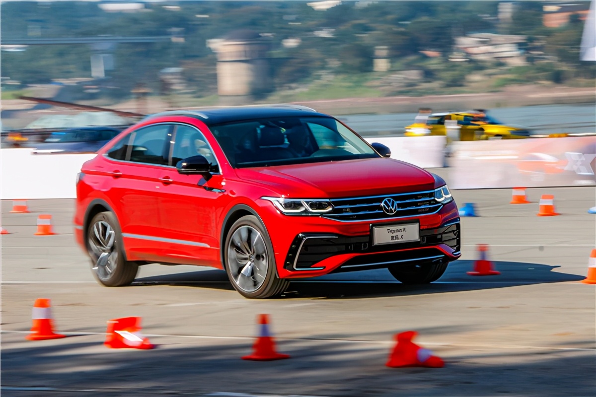 全系2.0T，有颜有实力的轿跑SUV，试驾上汽大众途观X
