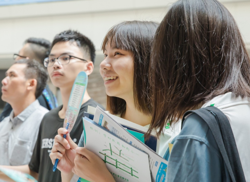 高考结束上不了本科不要紧，选择这4类专科院校，发展不比本科差