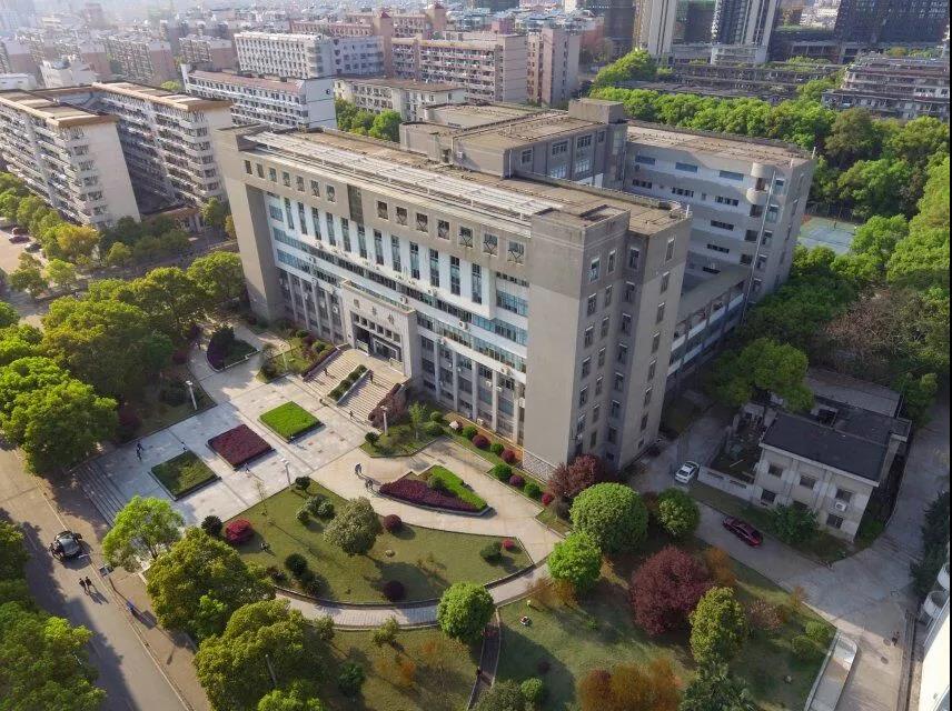 坐标湖南，影视剧取景地，高颜值食堂吃遍网红美食！这所高校