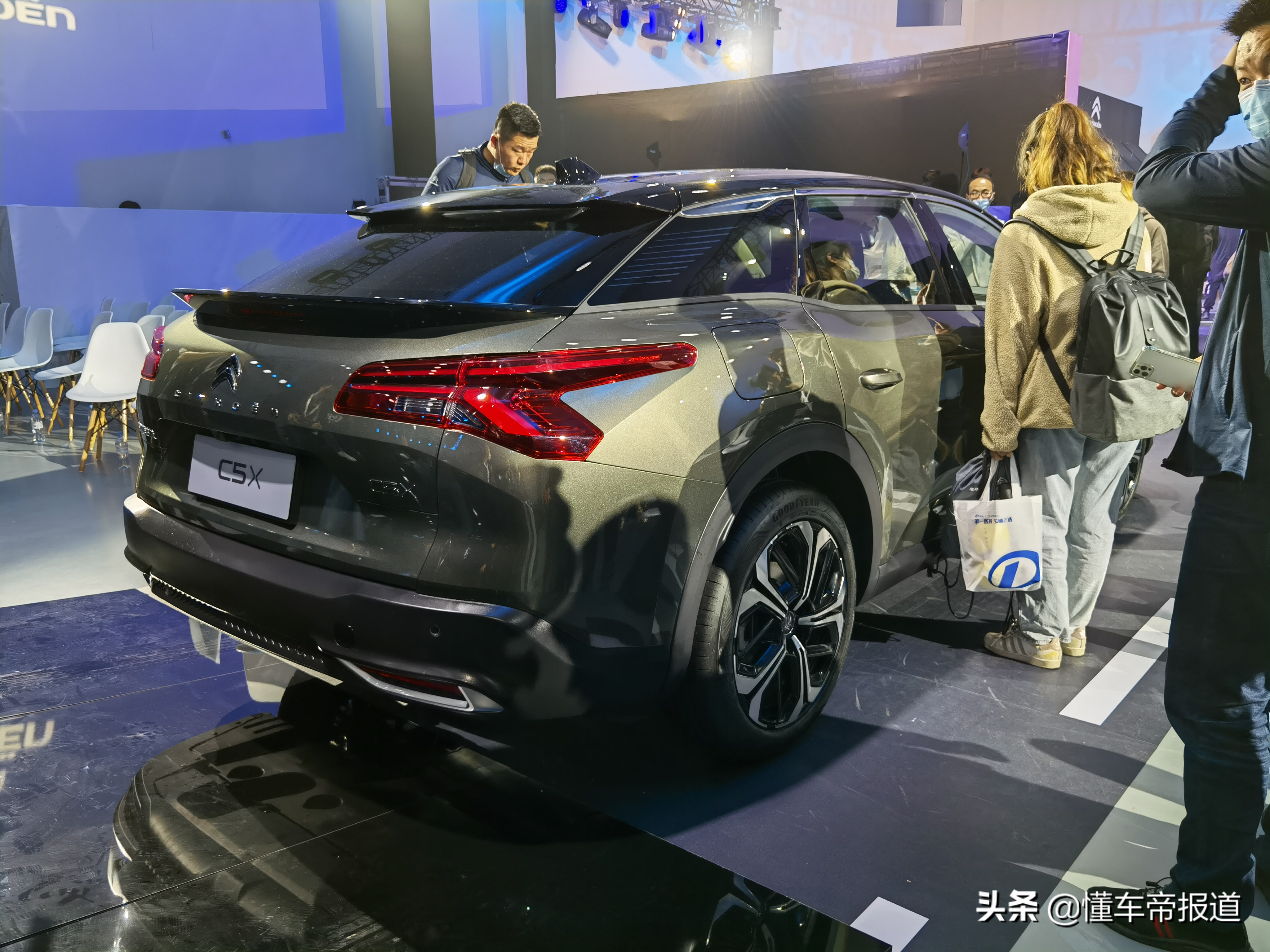 新车｜雪铁龙全新旗舰车型C5X发布！造型夸张，年中上市