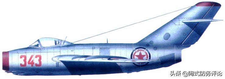 狂人戴维斯的末路：嘲笑志愿军飞行员不如日本，部下都赌他啥时死