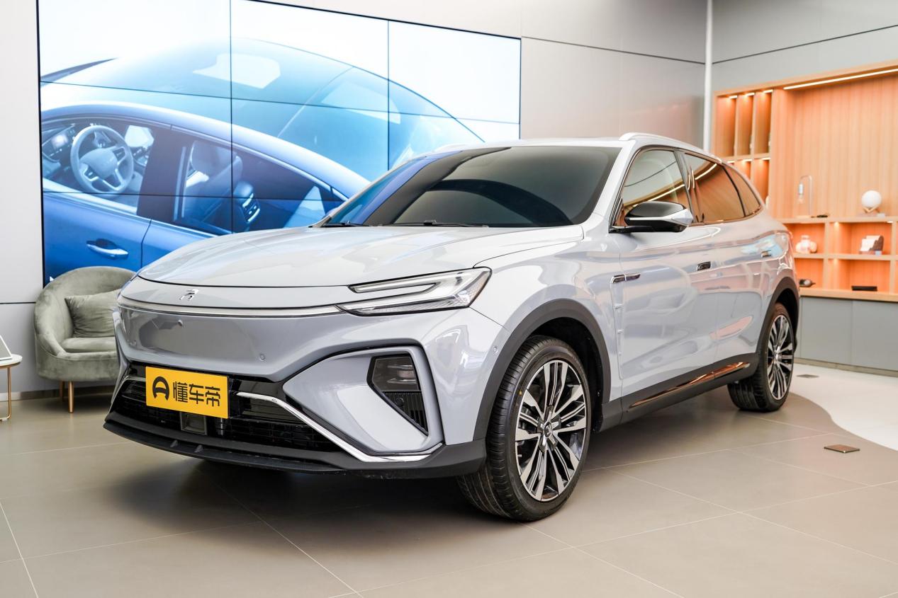 纯电中型SUV，MARVEL R与蔚来ES6谁更值得买？