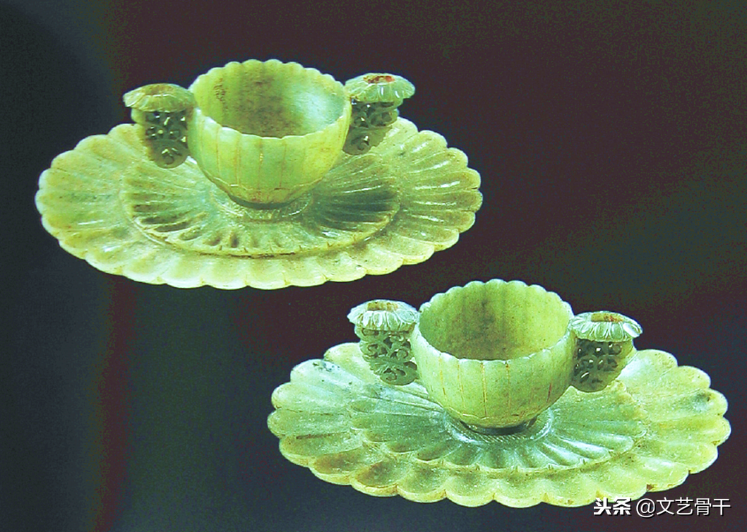 玉盘,在古代玉器中传世作品极少,除了部分清中期以来的作品以外,其他