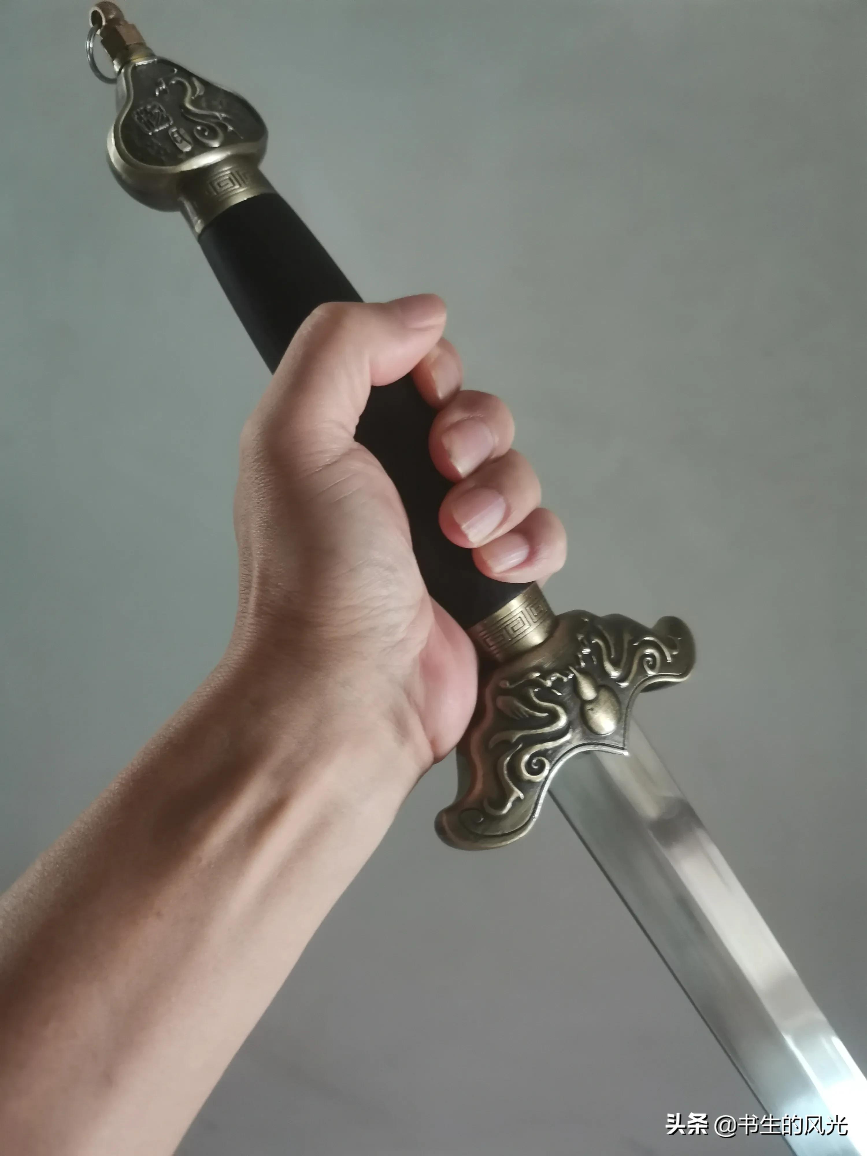 关于剑柄和剑茎的粗细