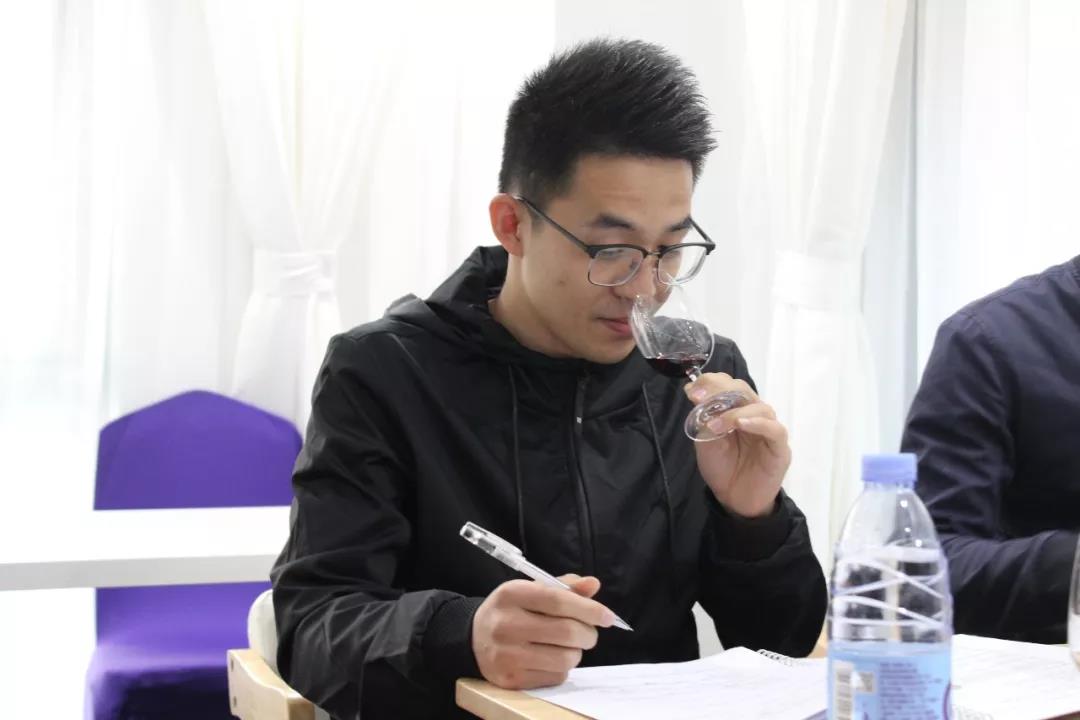 谈谈 “葡萄酒工作室”经营模式