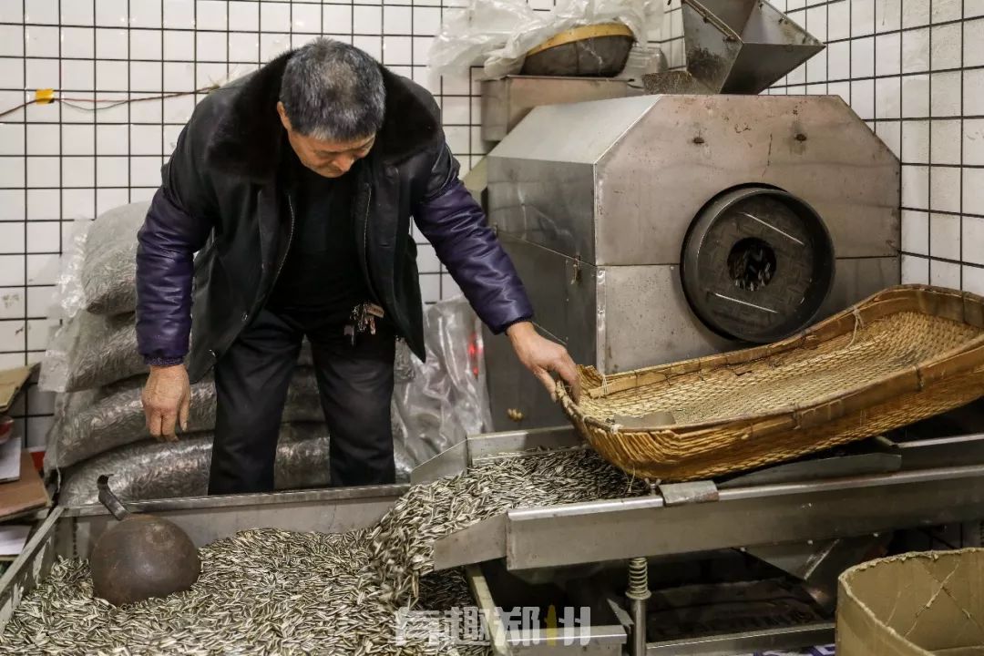 傻乐瓜子的介绍（一份郑州的年货店铺测评）