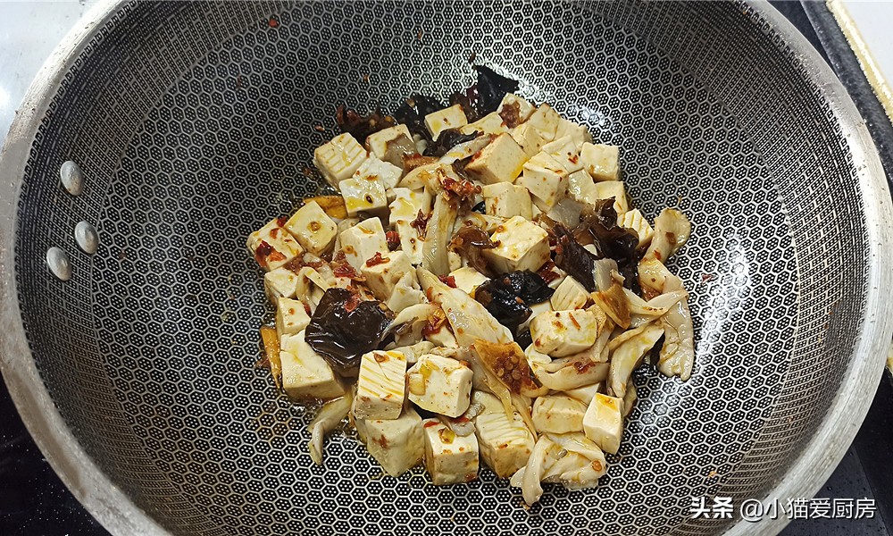 东北溜豆腐的做法大全（10分钟教你做出东北溜豆腐）