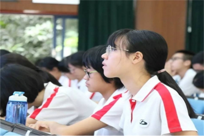 高考生填报志愿后，如何知晓自己是否被大学录取？这些细节要注意