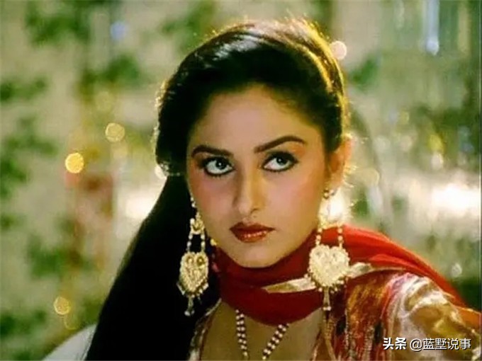 印度影片美丽的《哑女》贾亚·普拉达，巅峰时淡出银幕干什么了？