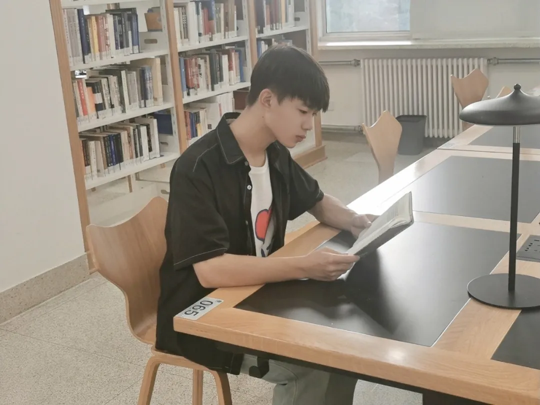 两年获7万+奖学金，从“压线入学”到专业第二，他是周志峰