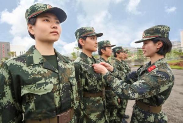 大学生迎来好消息，2021参军者可直接保送军校，但要满足前置条件