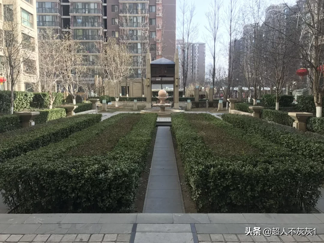 锦苑网球场(北京西城区房价排名前十社区（上）京城核心，千万起步，顶级学区)