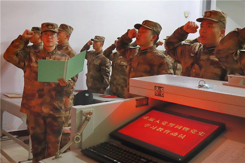 陆军炮兵防空兵学院郑州校区：学党史掀热潮，这个学员队形式活