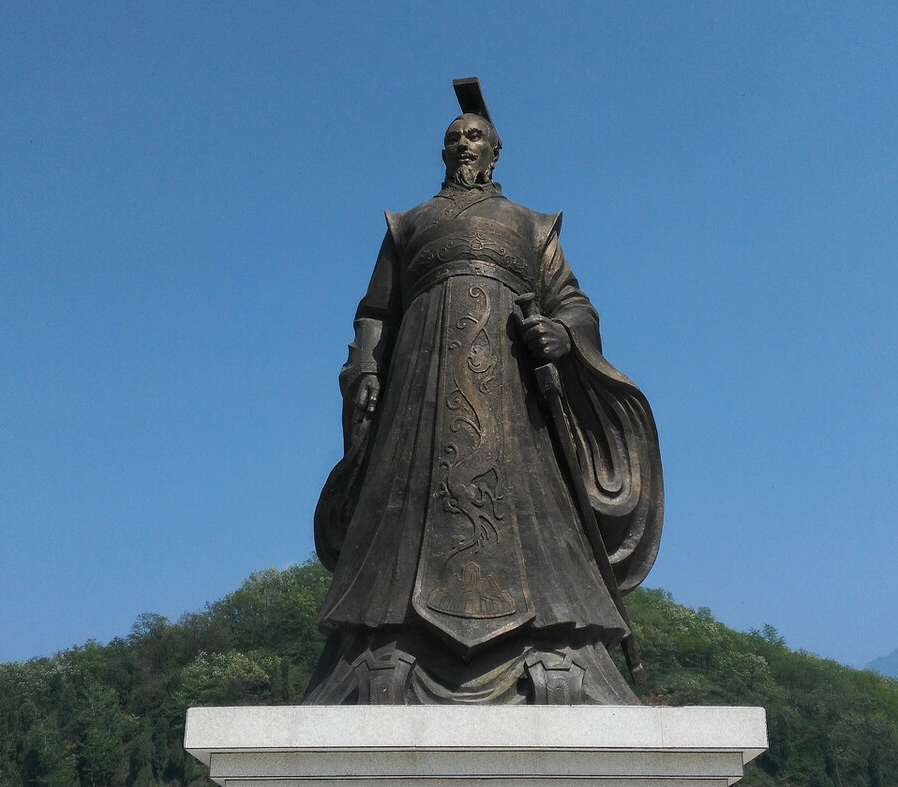 (插图:东汉光武帝刘秀塑像)本篇是论后汉光武帝时期史事的,我在前文所