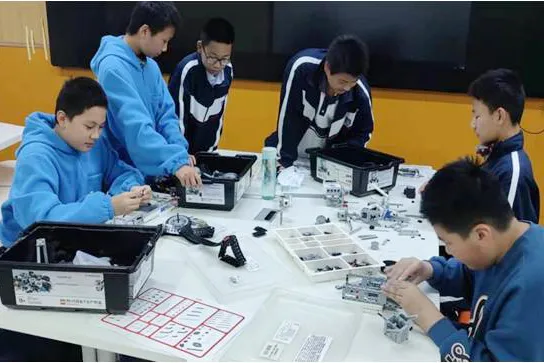 鄭州市第五十四中學(xué)社團活動“社”彩繽紛(圖1)