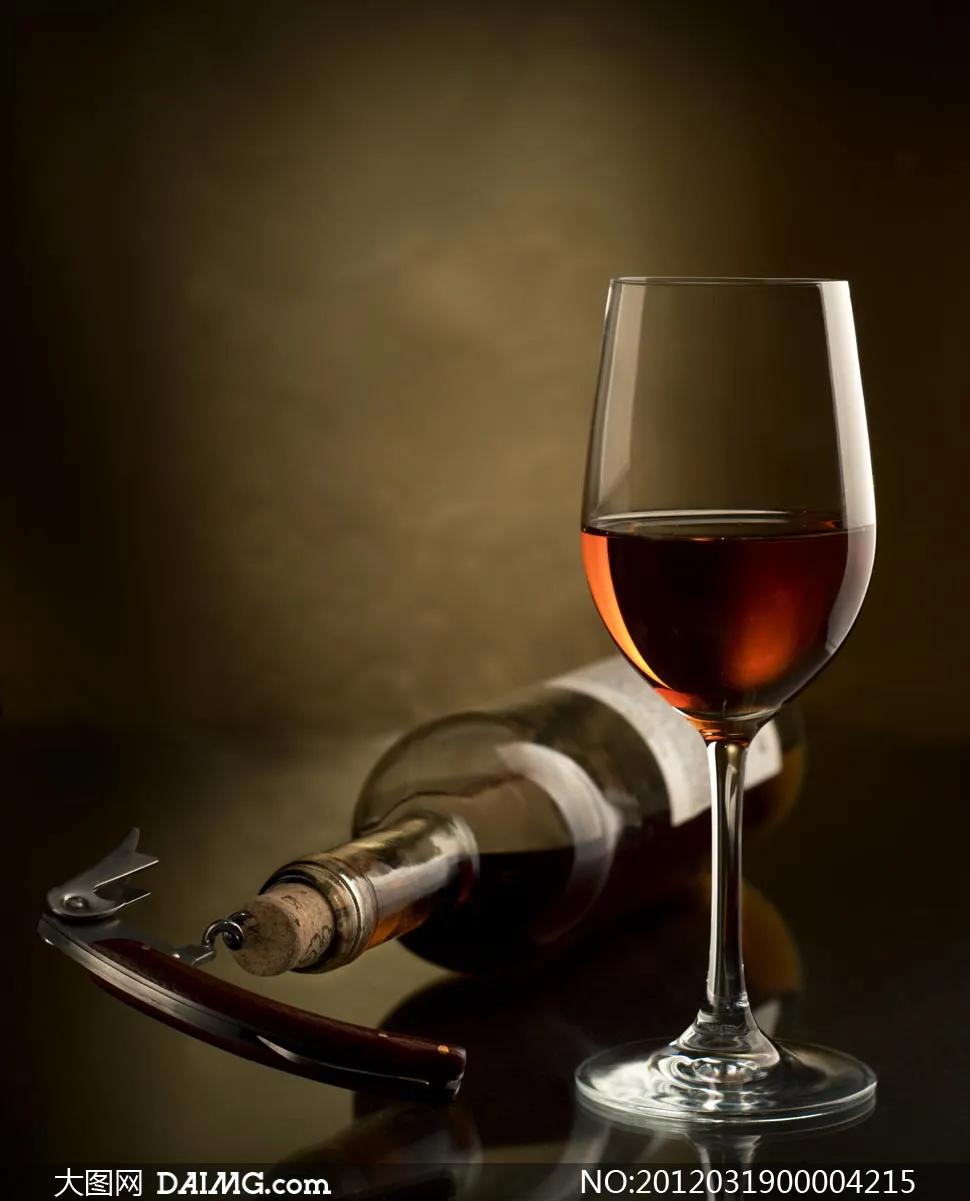 自由体伤感小诗「酒」