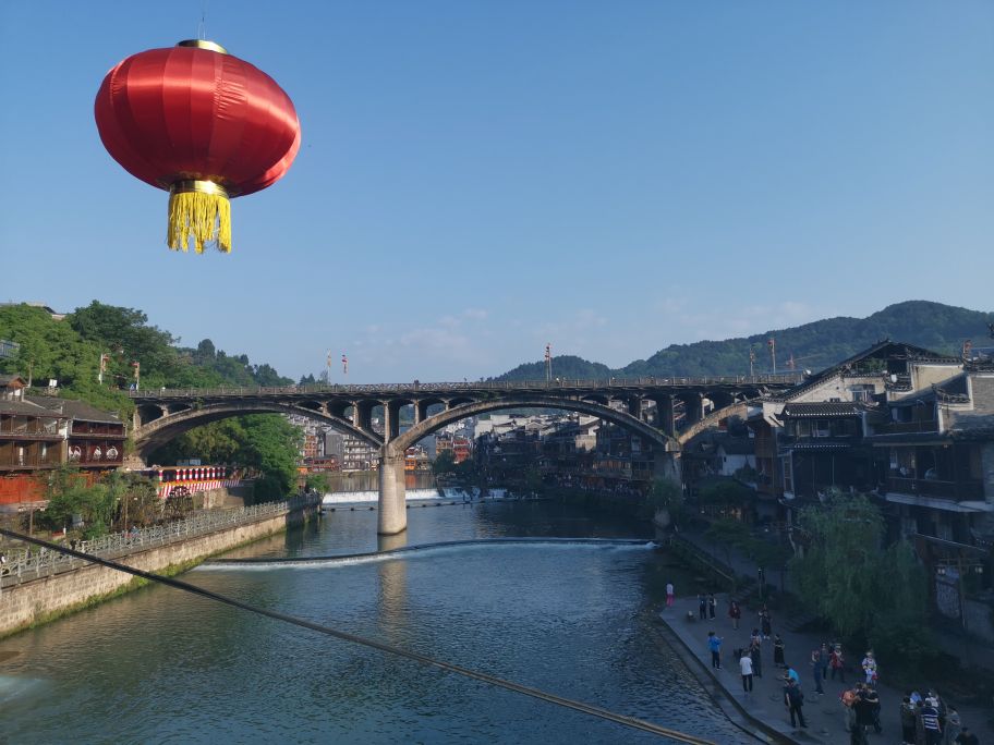 读你千遍 不如一见 2021凤凰古城自由行实时攻略