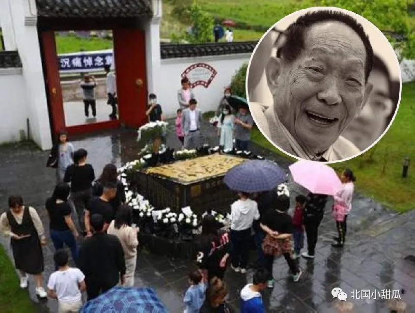 夫人坐轮椅泪别袁隆平:那个宠了她一辈子的人,永远地走了!