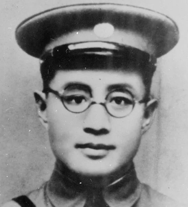 1955年授衔，刘伯承为何能排在十大元帅第四？3大特点让人拜服